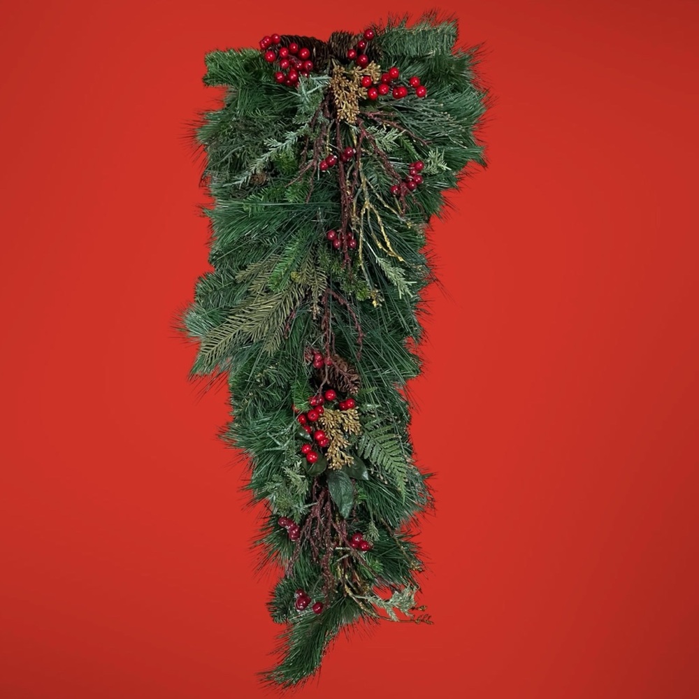 34” Christmas Pine Swag Wreath for Front Door Teardrop Swag NWOT